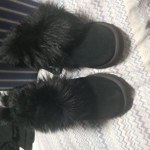 Brand new! Size 6 fur uggs
